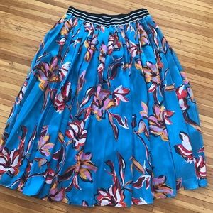Halogen blue / flower pleated skirt